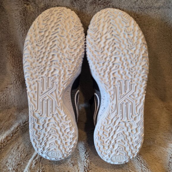 Men's Size 14 - Nike Kyrie 4 Low TB Black White Black (DM5041-001) - Picture 3 of 11